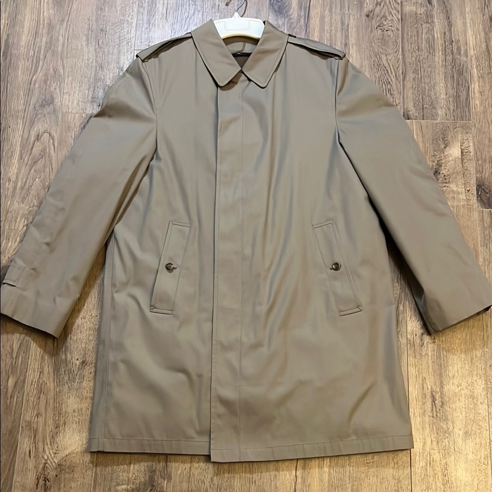 Vintage Men’s London Fog tan trench coat with zip in liner size 44 long